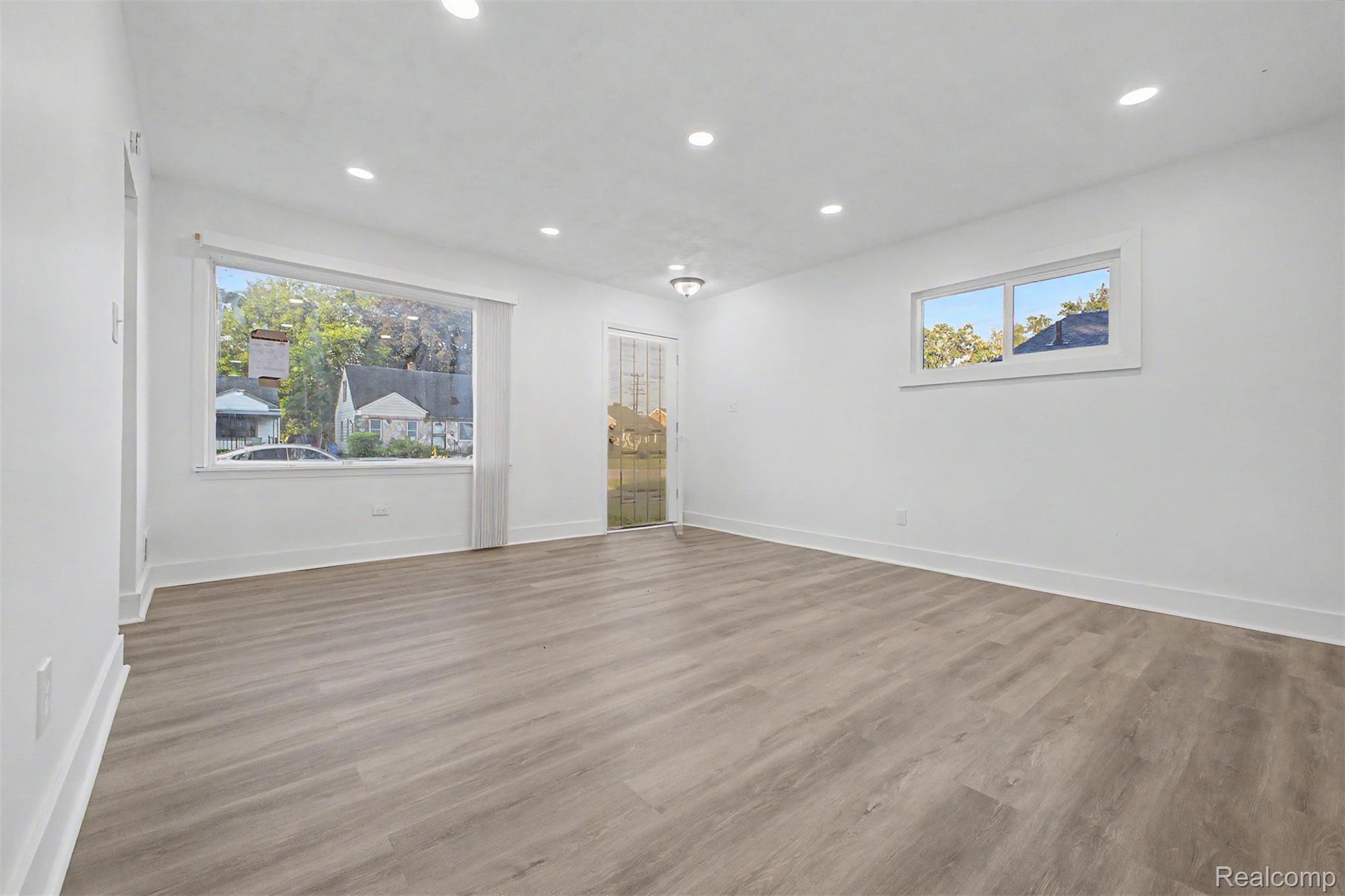 26718 Penn Street Inkster, MI 48141 - Photo 5 of 27 05.jpg