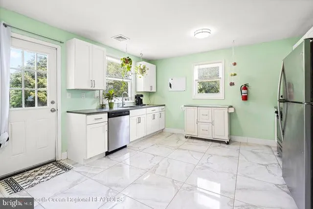 $3,300 | 109 South Main Street, Toms River, NJ 08757