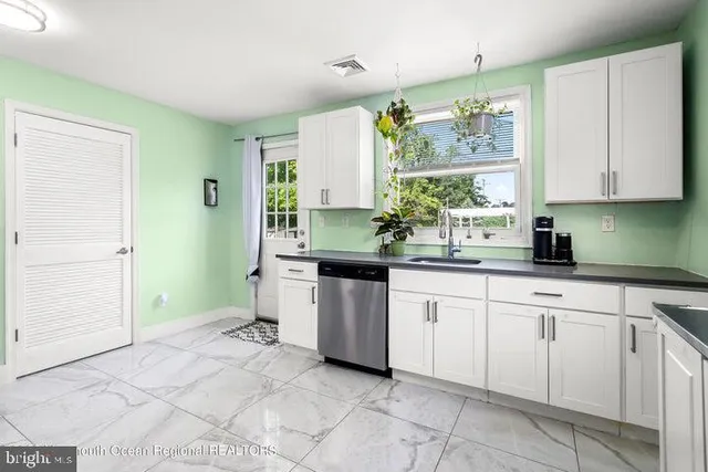 $3,300 | 109 South Main Street, Toms River, NJ 08757