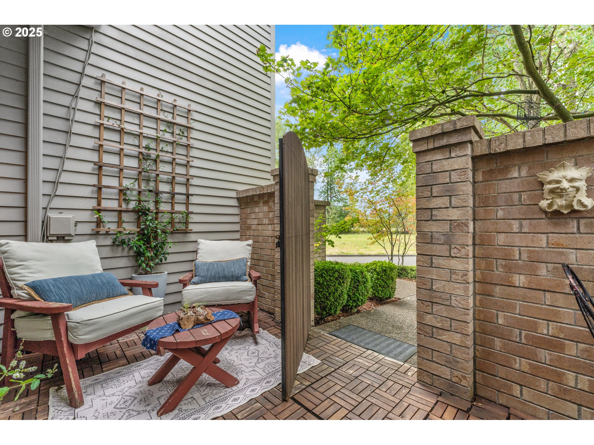 8200 Southwest Maxine Lane, Unit 59 Wilsonville, OR 97070 - Photo 29 of 33 a view of a outdoor space with a patio