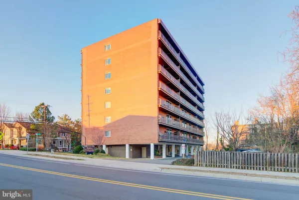 $2,700 | 4343 Cherry Hill Road, Unit 303, Arlington, VA 22207