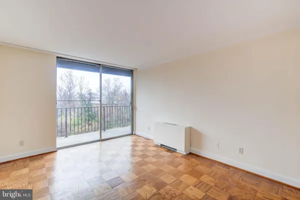 $2,700 | 4343 Cherry Hill Road, Unit 303, Arlington, VA 22207