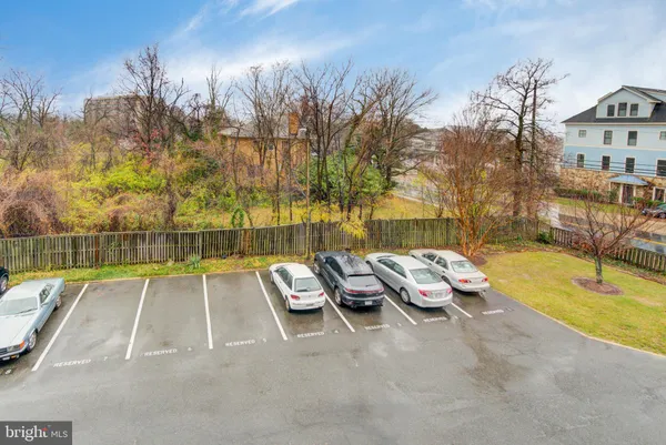 $2,700 | 4343 Cherry Hill Road, Unit 303, Arlington, VA 22207