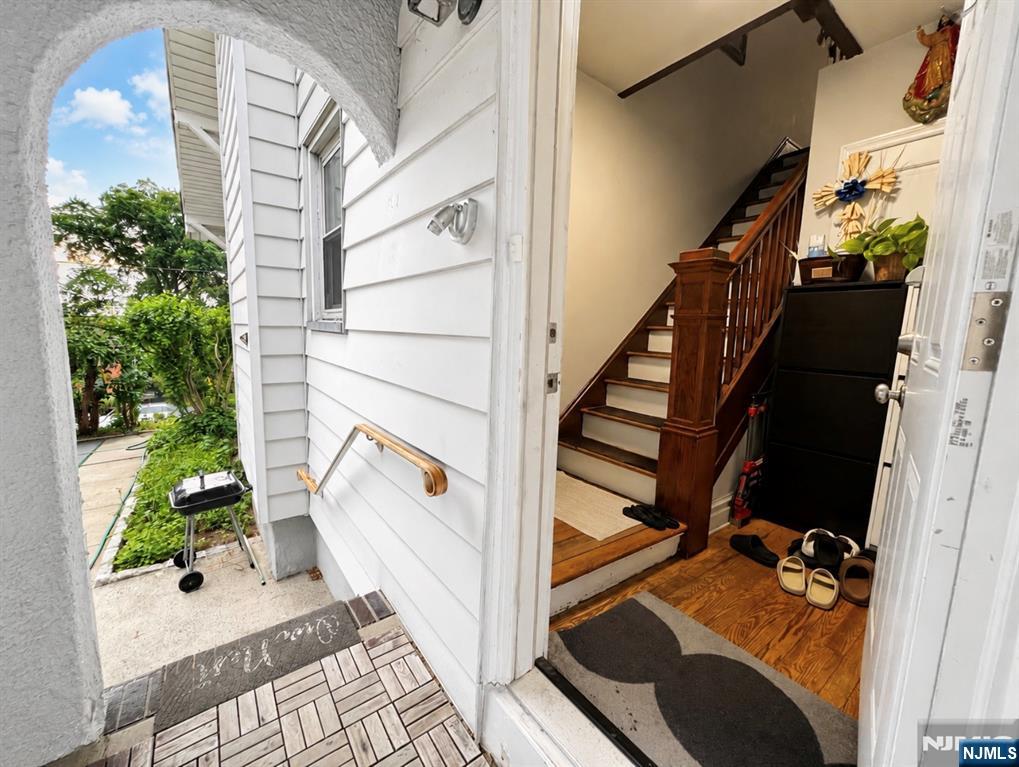 578 Hillside Street, Unit 2 Ridgefield, NJ 07657 - Photo 3 of 20