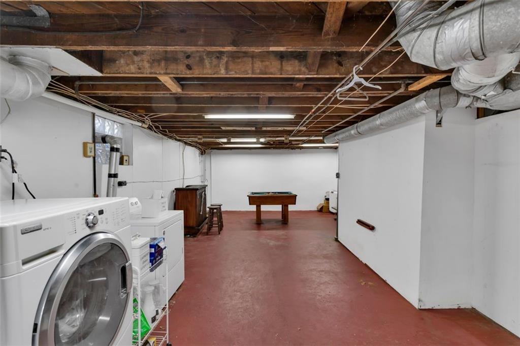634 Rose Street Apollo, PA 15613 - Photo 22 of 29 a utility room with dryer and washer