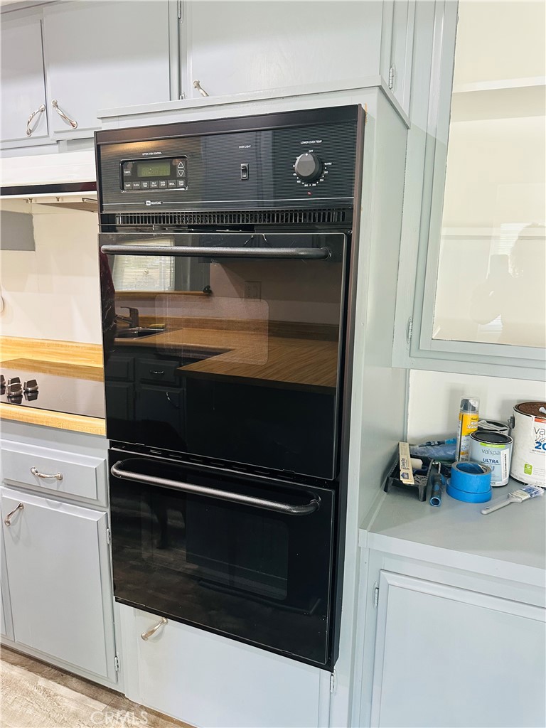 28940 Carmel Road Menifee, CA 92586 - Photo 10 of 29 Double oven.
