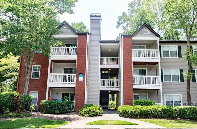$1,238 | 100 Ashford Gables Drive, Unit 6A104, Dunwoody, GA 30338