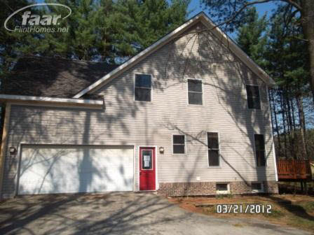 5664 Cullen Road Fenton, MI 48430 - Photo 6 of 23 20261317-5.JPG