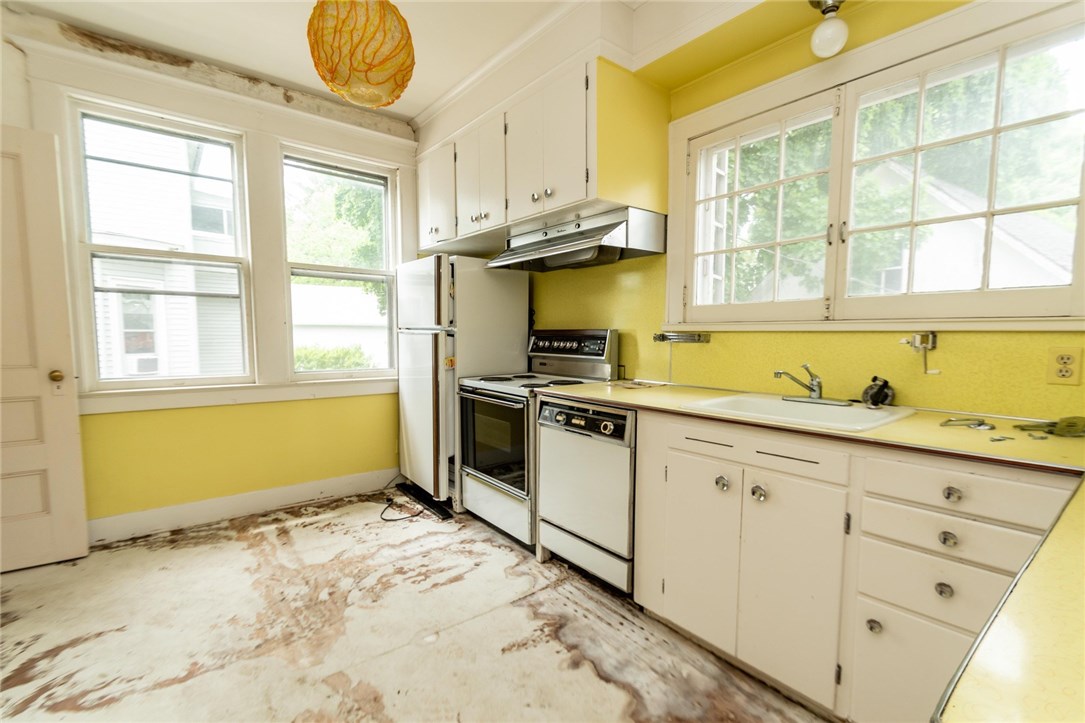 164 East Main Street Webster, NY 14580 - Photo 13 of 24