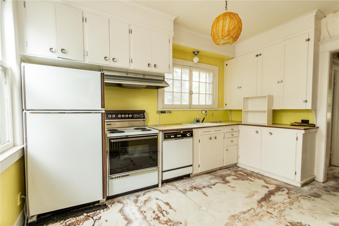 164 East Main Street Webster, NY 14580 - Photo 14 of 24