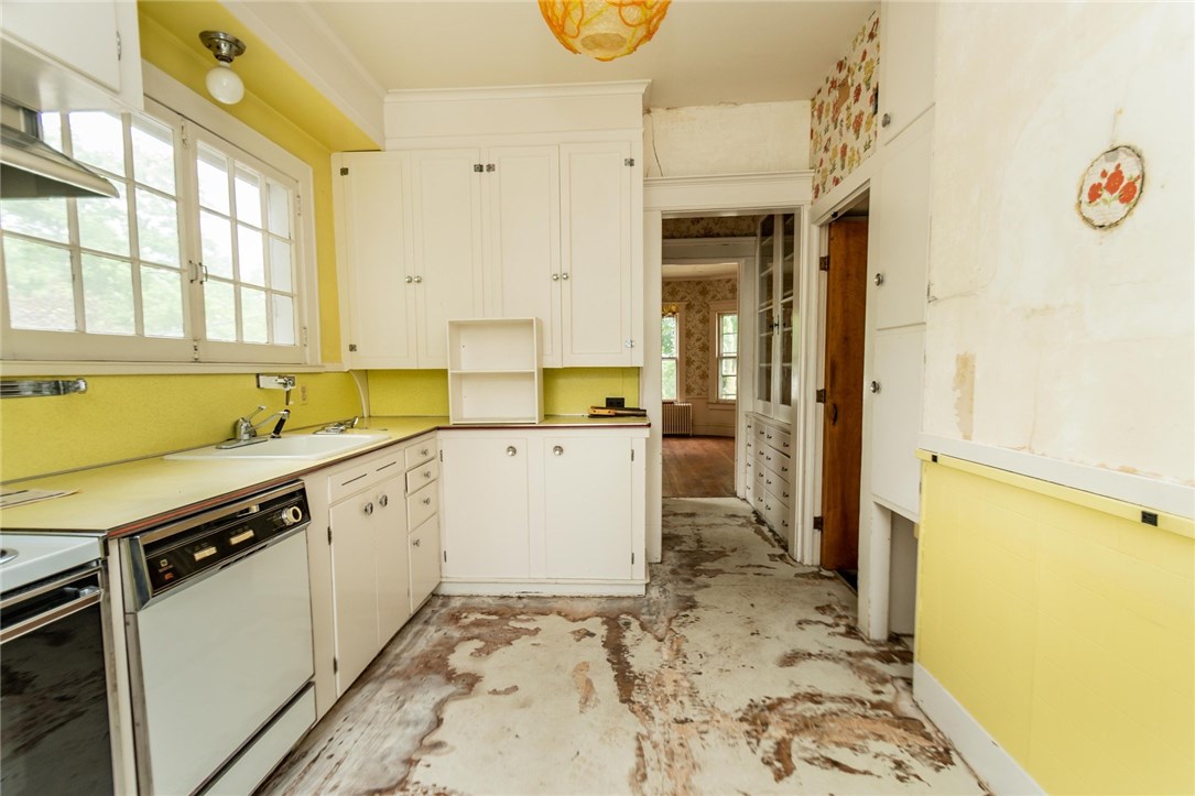 164 East Main Street Webster, NY 14580 - Photo 15 of 24