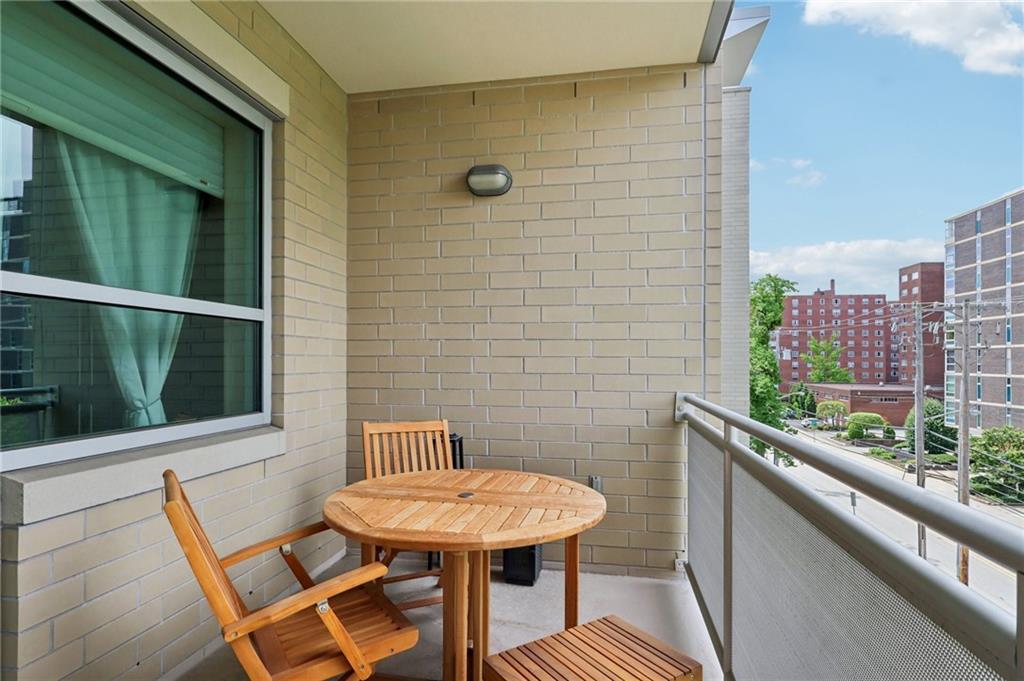537 North Neville Street, Unit 4B Pittsburgh, PA 15213 - Photo 16 of 45 1 of 2 balconies