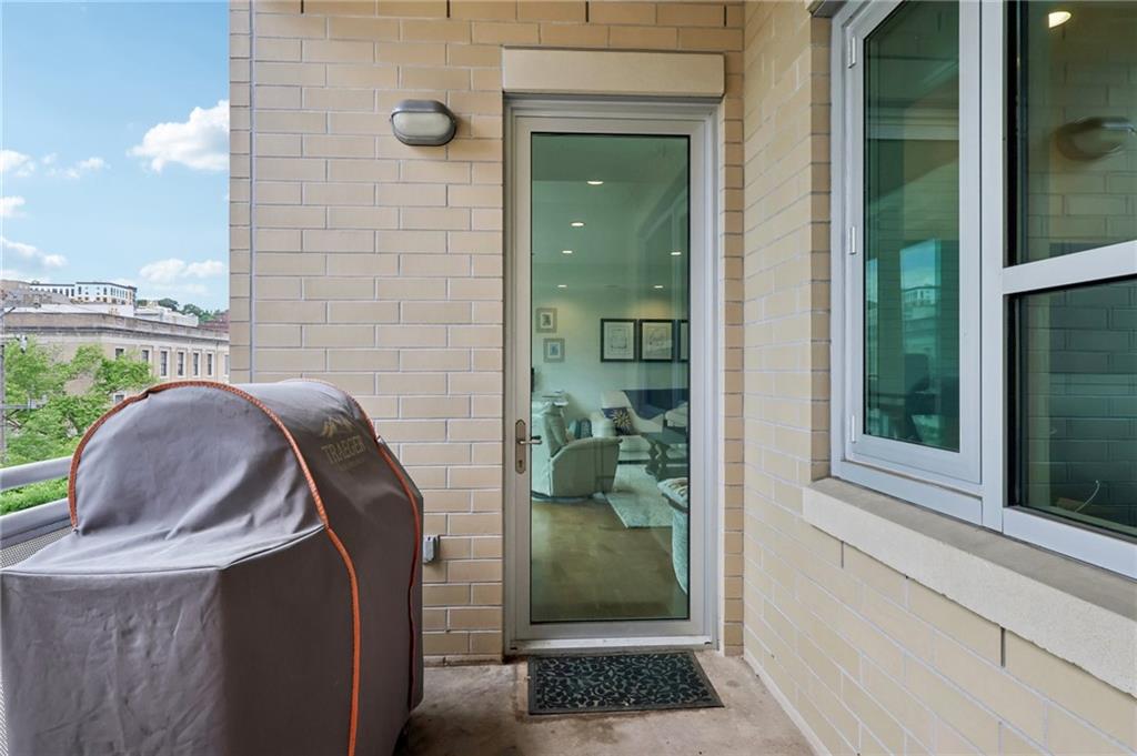 537 North Neville Street, Unit 4B Pittsburgh, PA 15213 - Photo 32 of 45 2nd balcony