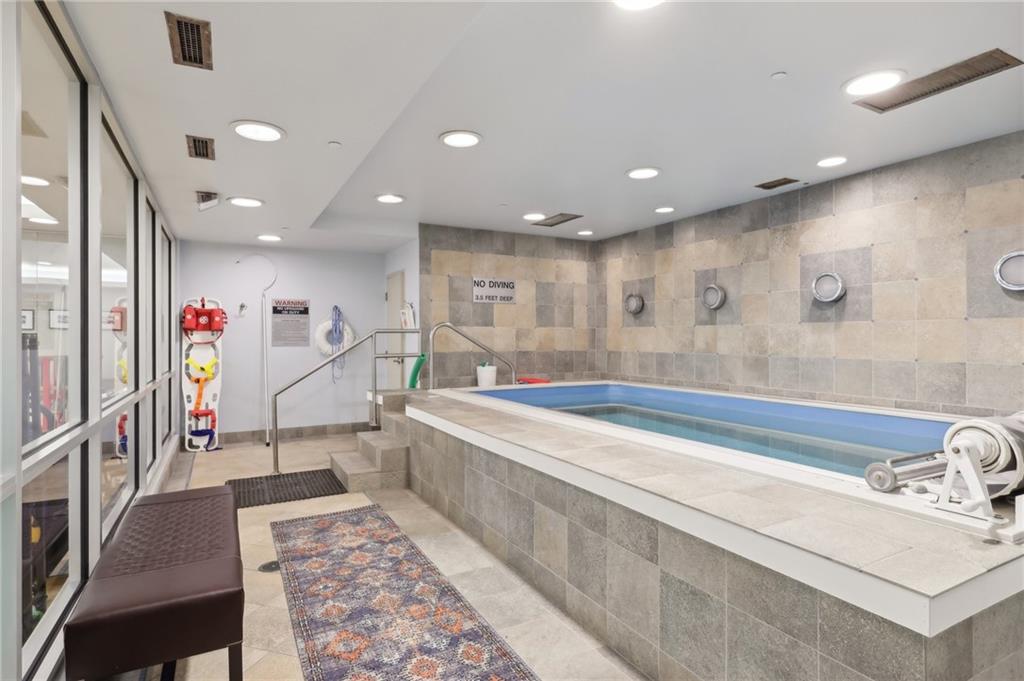 537 North Neville Street, Unit 4B Pittsburgh, PA 15213 - Photo 40 of 45 Lap pool