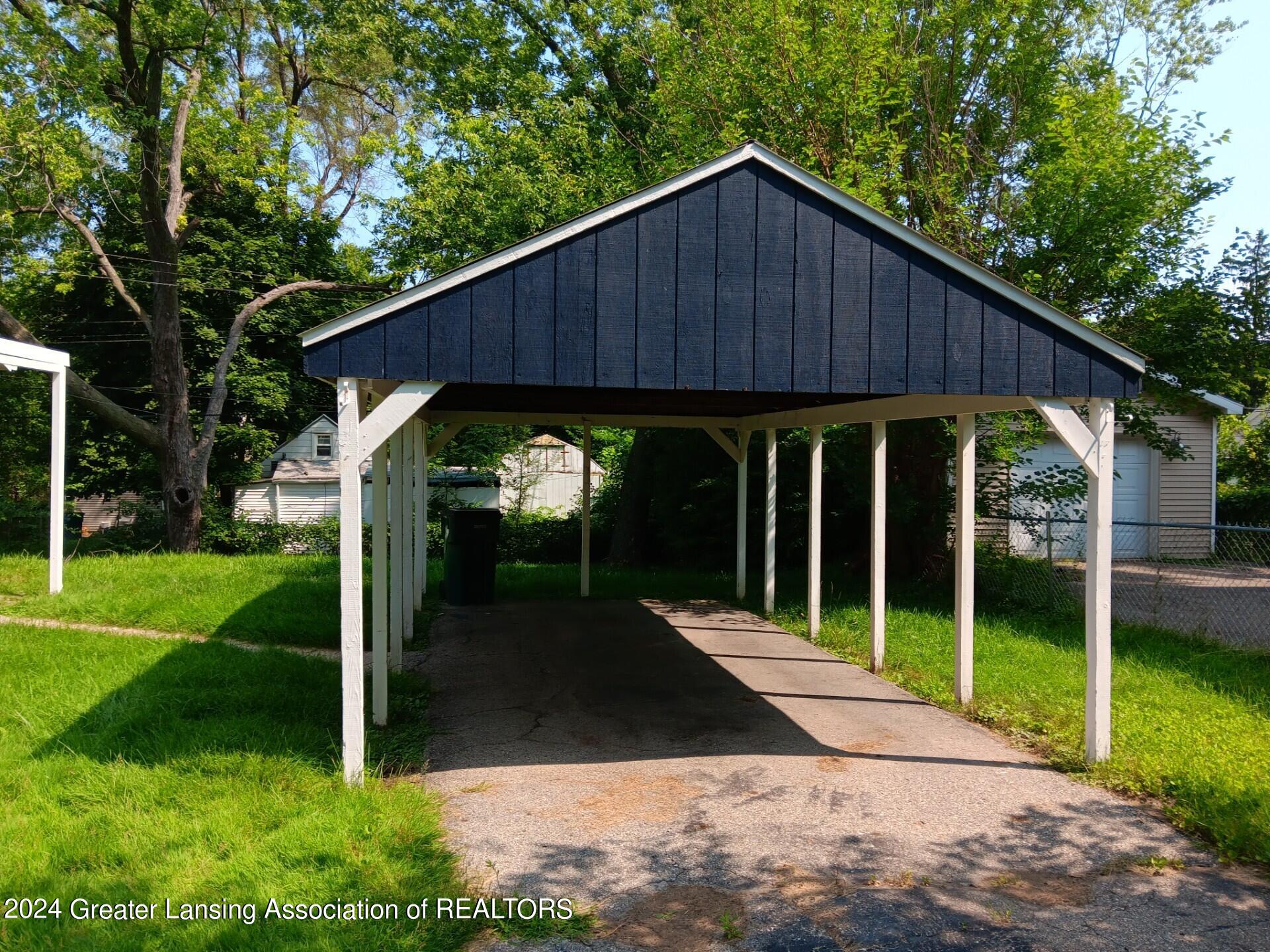 609 Ridgewood Avenue Lansing, MI 48910 - Photo 5 of 10 thumbnail_20240723_112410