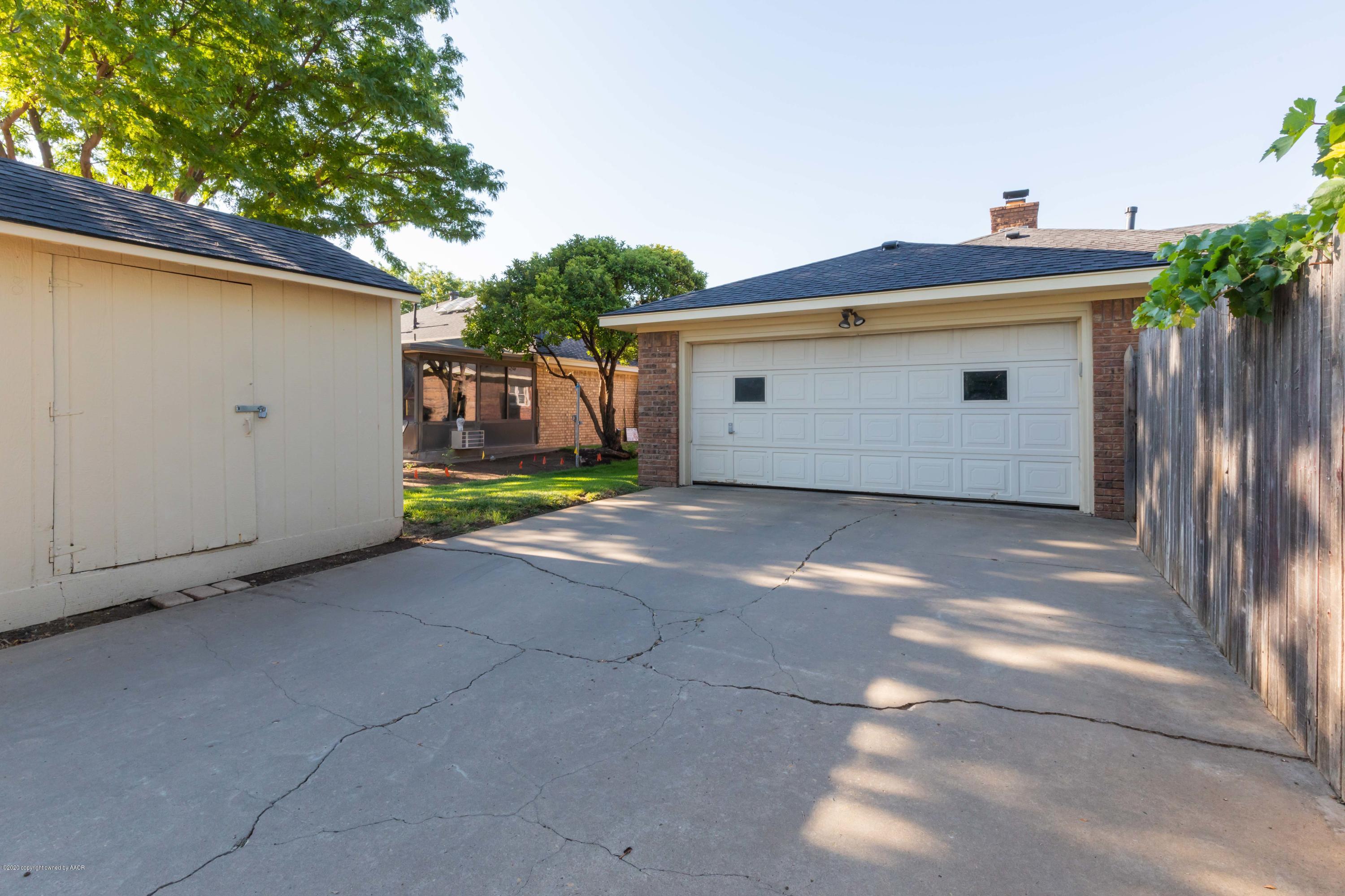 7248 Bayswater Road Amarillo, TX 79109 - Photo 23 of 38 GARAGE