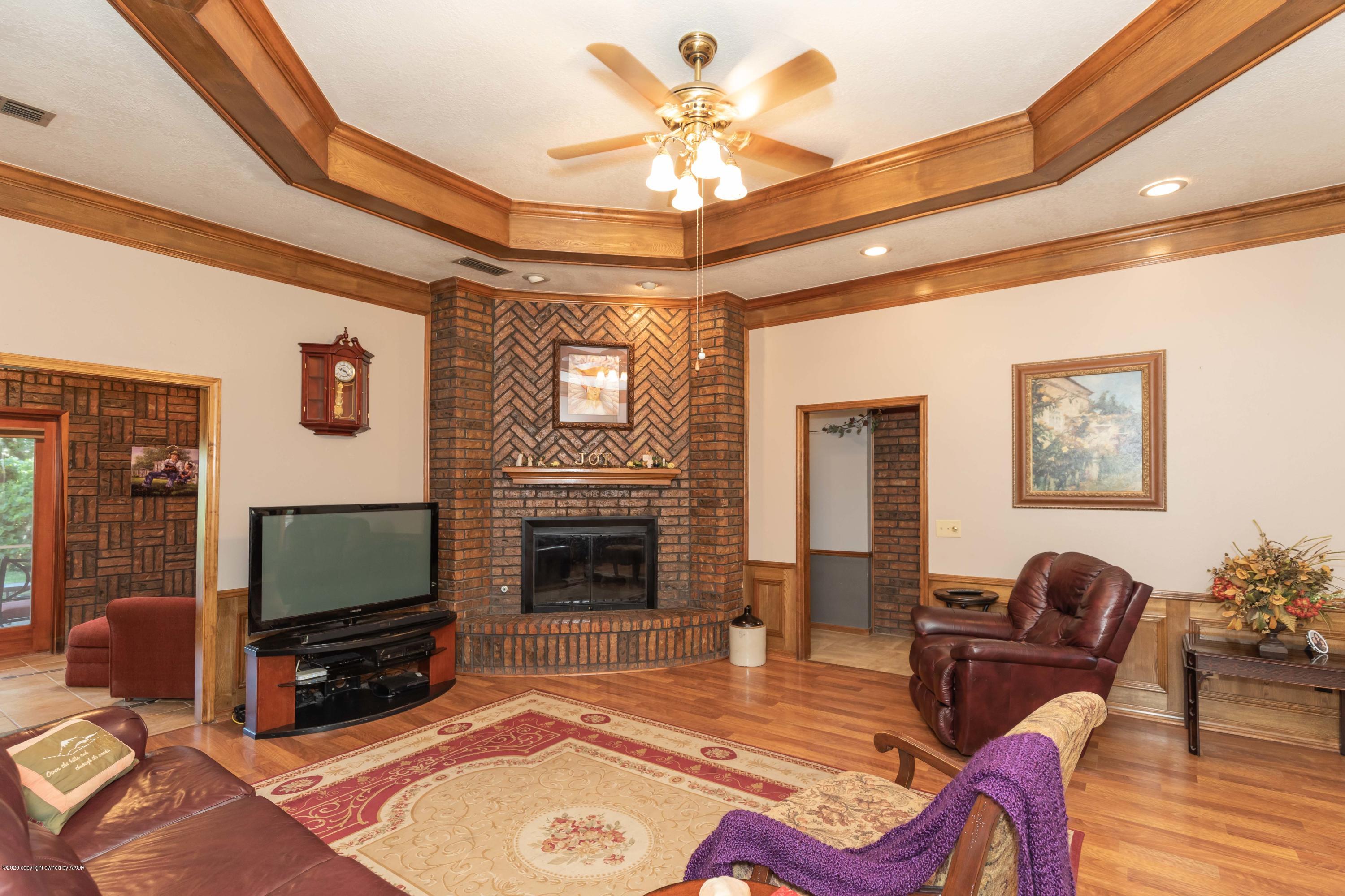 7248 Bayswater Road Amarillo, TX 79109 - Photo 6 of 38 LIVING ROOM VIEW 2