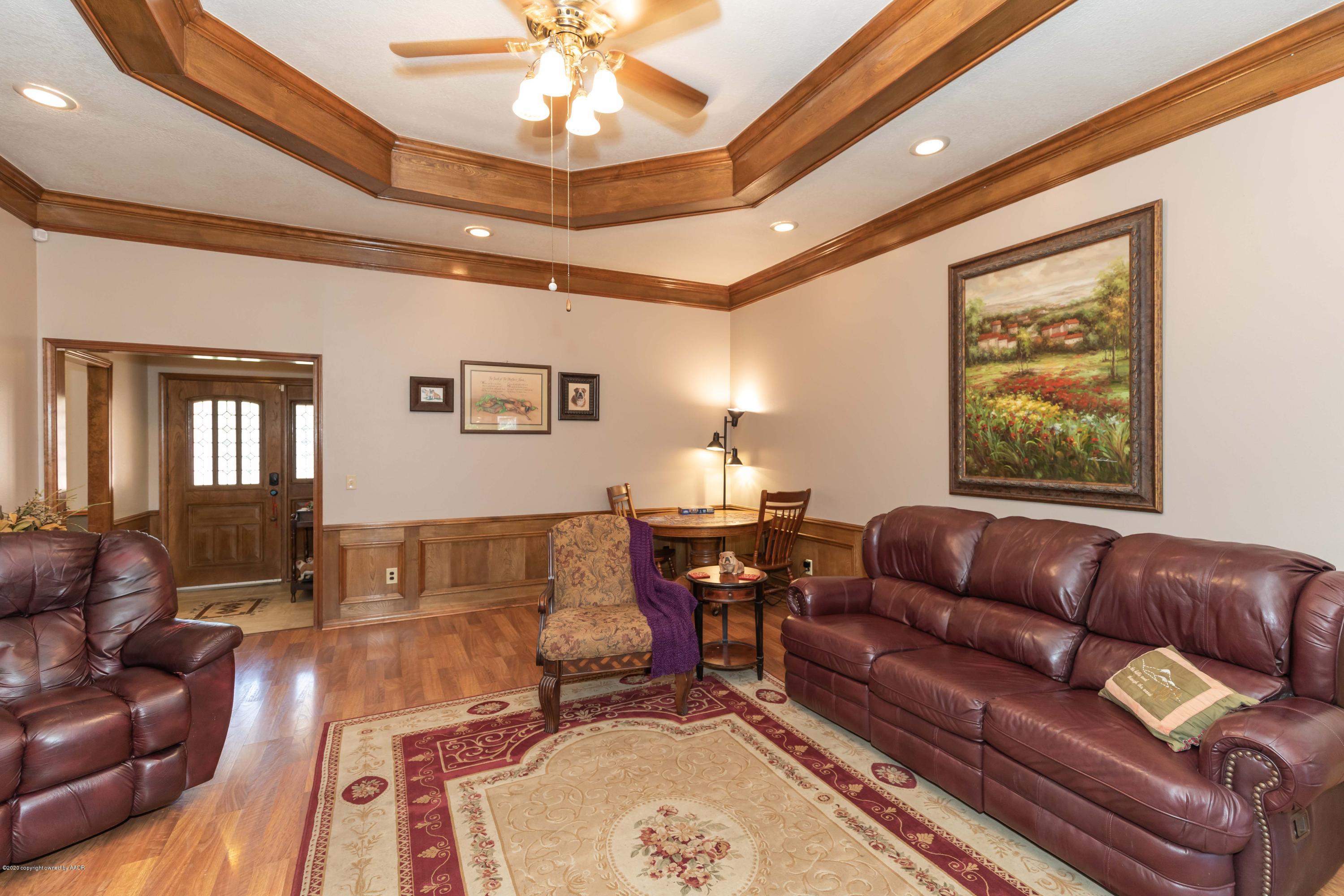 7248 Bayswater Road Amarillo, TX 79109 - Photo 7 of 38 LIVING ROOM VIEW 3
