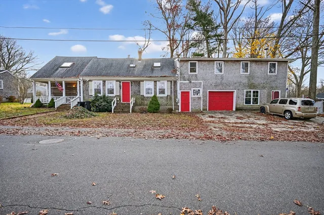 $350,000 | 40 Golf Street, Dartmouth, MA 02747