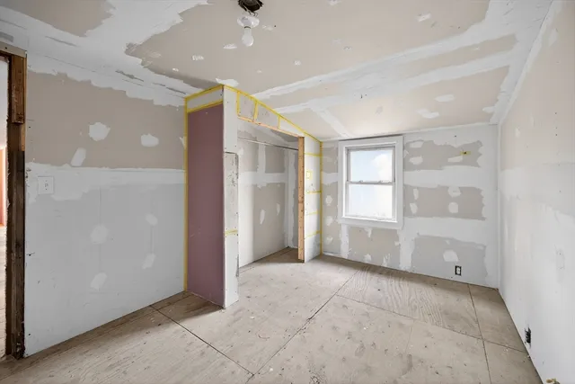 $350,000 | 40 Golf Street, Dartmouth, MA 02747