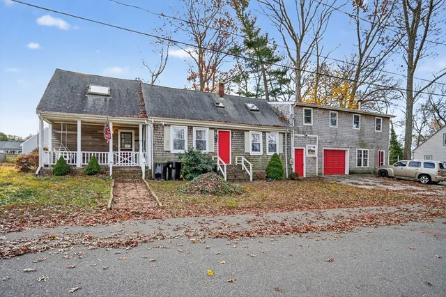 $350,000 | 40 Golf Street, Dartmouth, MA 02747