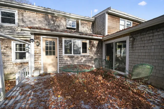 $350,000 | 40 Golf Street, Dartmouth, MA 02747