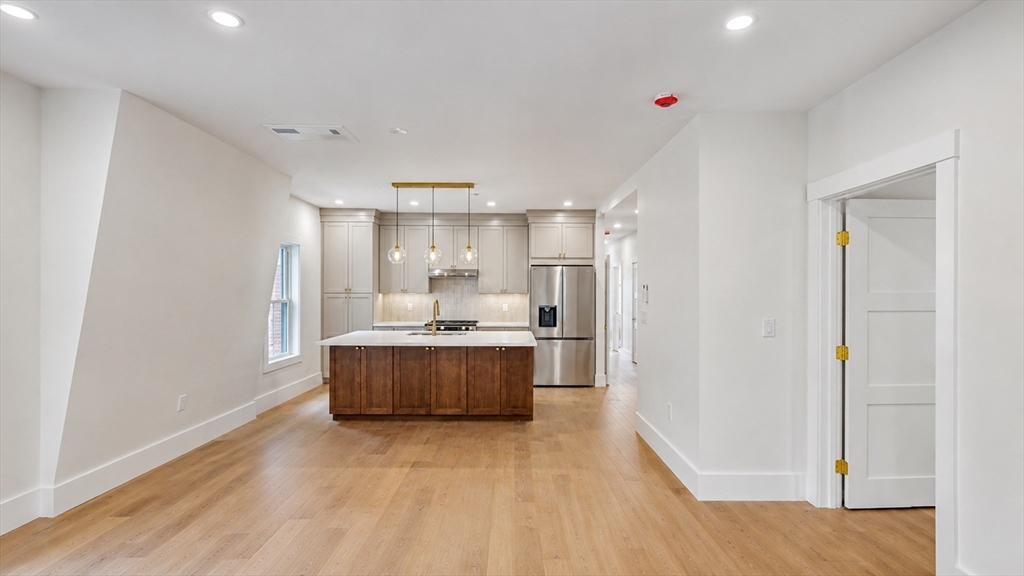 139 Sycamore Street, Unit B Somerville, MA 02145 - Photo 4 of 24 Gallery Image 4