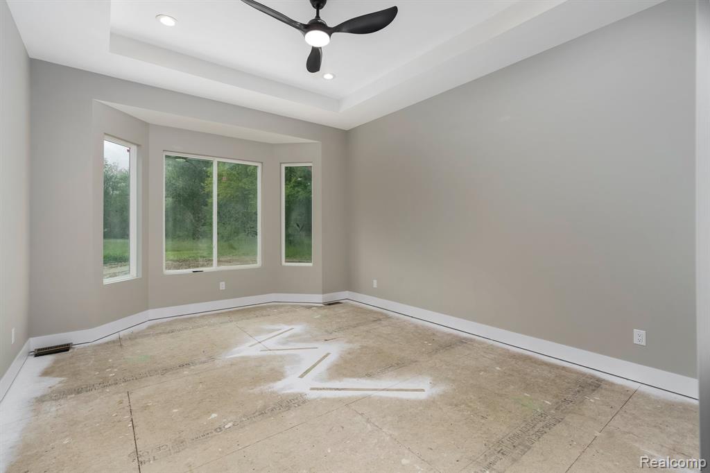 1439 Merry Road Waterford, MI 48328 - Photo 23 of 44 Gallery Image 23