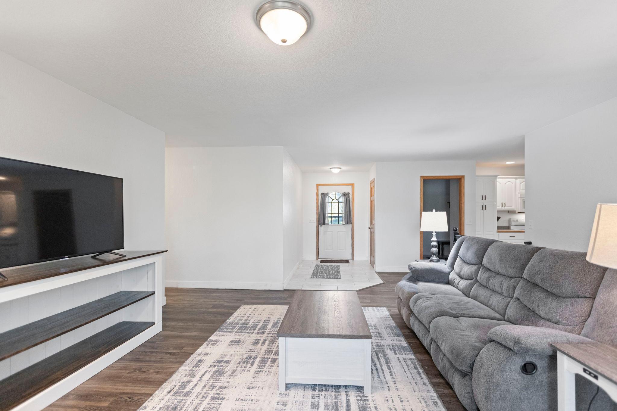 3102 8th Avenue Northwest Faribault, MN 55021 - Photo 3 of 53