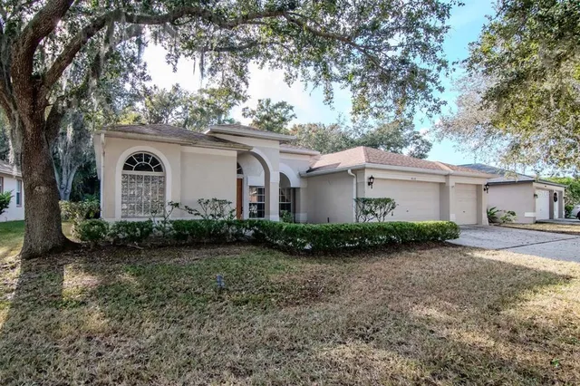 a view of a house with porch and a porch