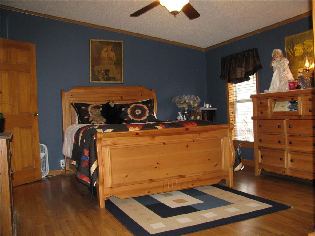 100 Leech Road Greenville, PA 16125 - Photo 19 of 23 MASTER BEDROOM WITH FULL BATH AND WALK IN CLOSET