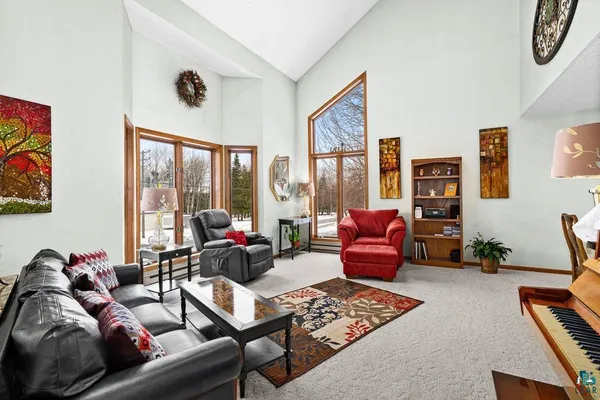 $675,000 | 3241 Commonwealth Avenue, Duluth, MN 55808