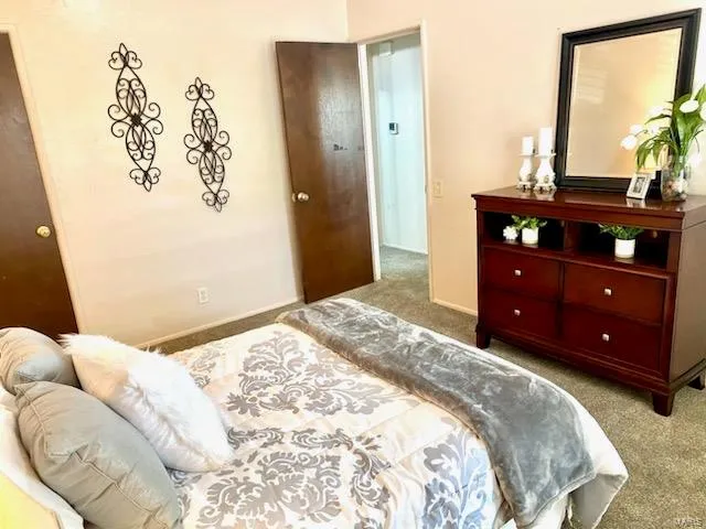 $75,000 | 10401 Briarbend Drive, St. Louis, MO 63146