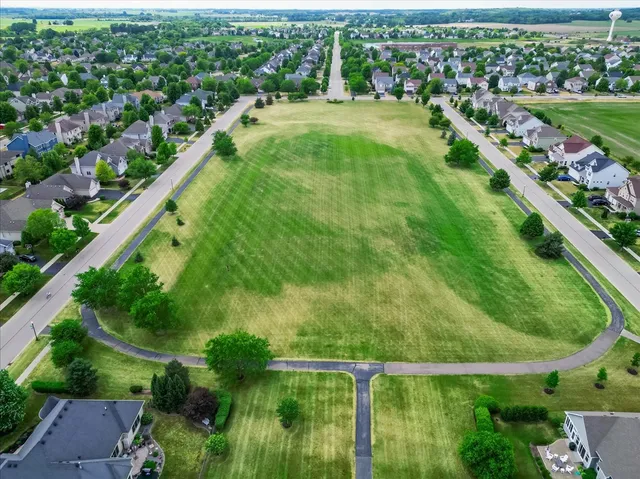 $529,900 | 1622 Fairfield Drive, Elburn, IL 60119