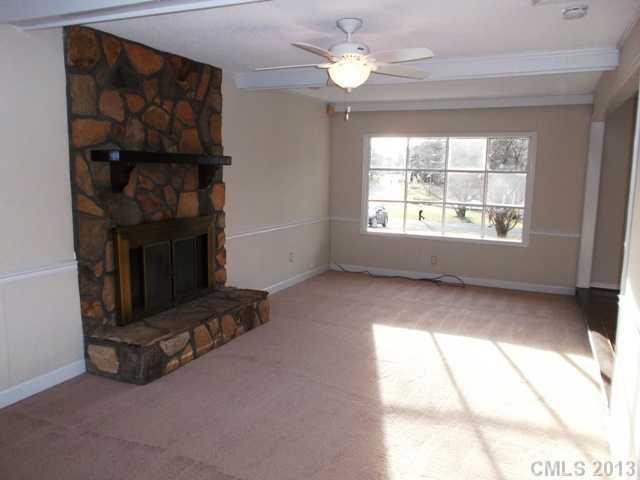 8406 Vagabond Road Charlotte, NC 28227 - Photo 3 of 12 Gallery Image 3