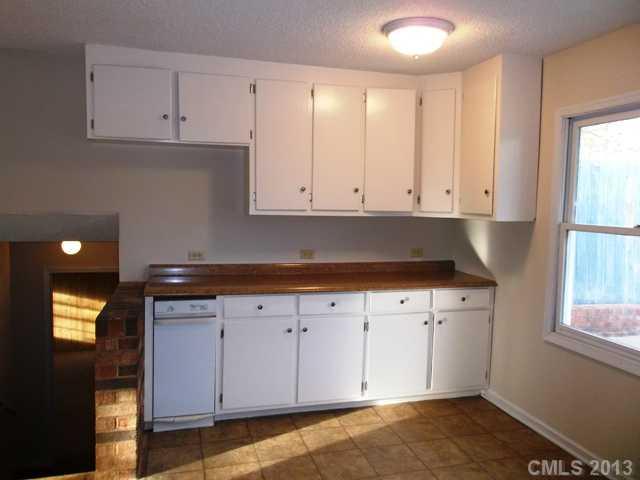 8406 Vagabond Road Charlotte, NC 28227 - Photo 6 of 12 Gallery Image 6