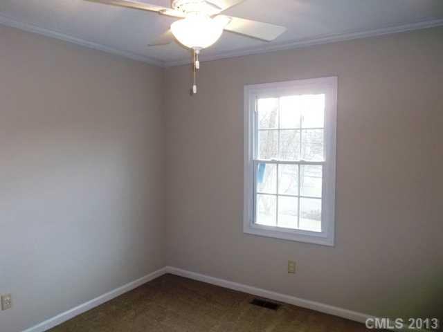 8406 Vagabond Road Charlotte, NC 28227 - Photo 9 of 12 Gallery Image 9