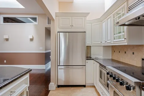 $1,695,000 | 34 Commonwealth Avenue, Unit 4, Boston, MA 02116