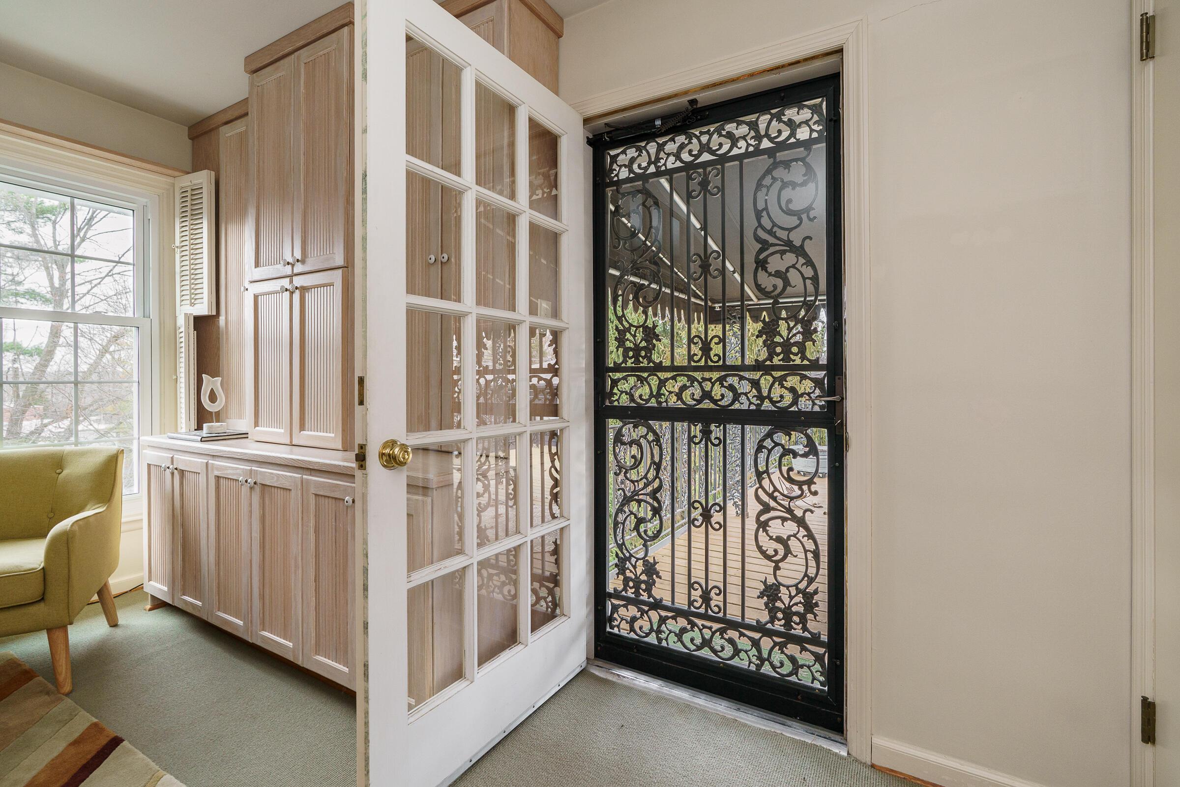 1631 Roxbury Road, Unit F3 Columbus, OH 43212 - Photo 24 of 45 Door to Outdoor Deck
