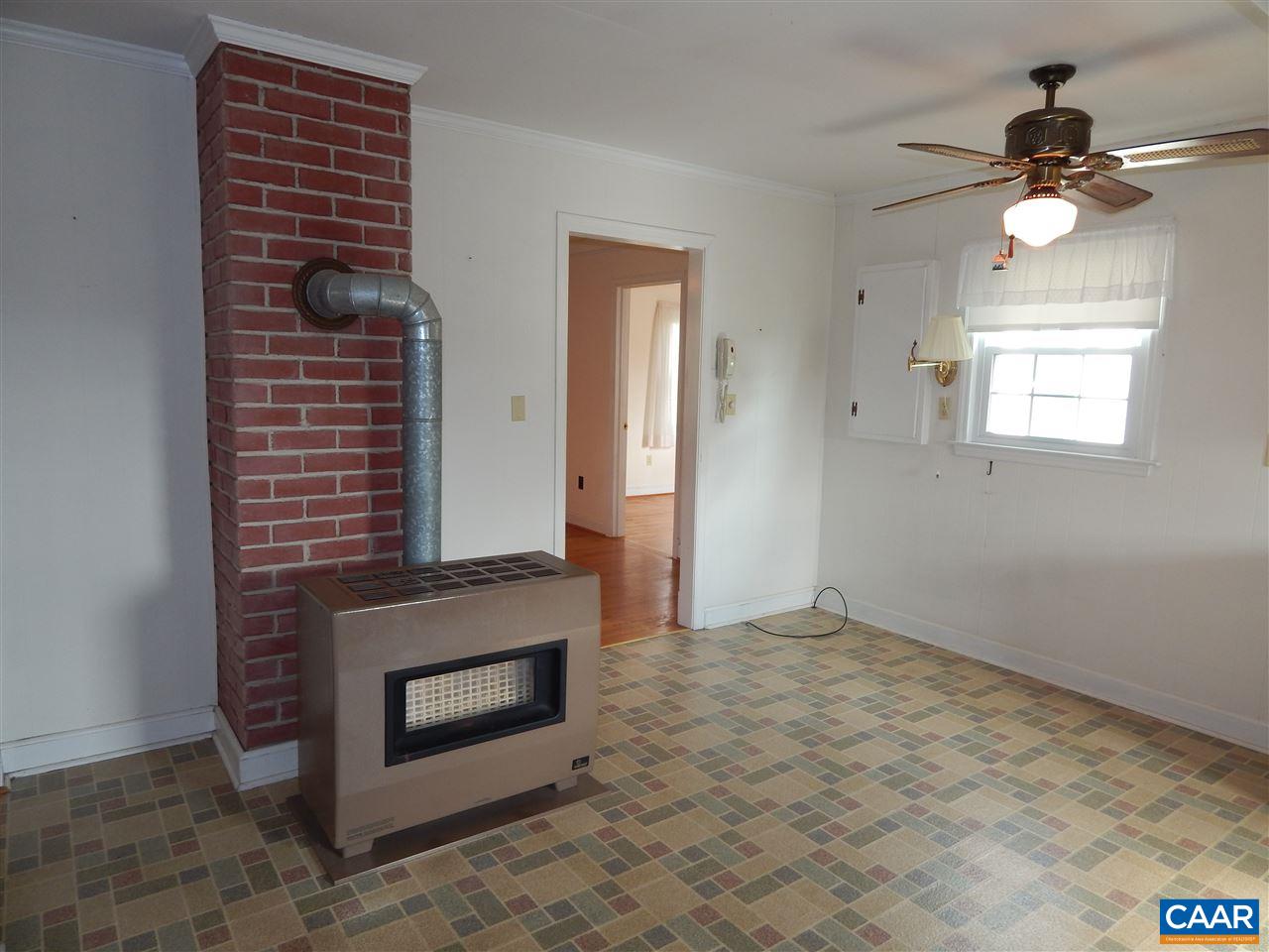 4805 3 Notch Road Louisa, VA 23093 - Photo 3 of 22 a view of an entryway with a fireplace