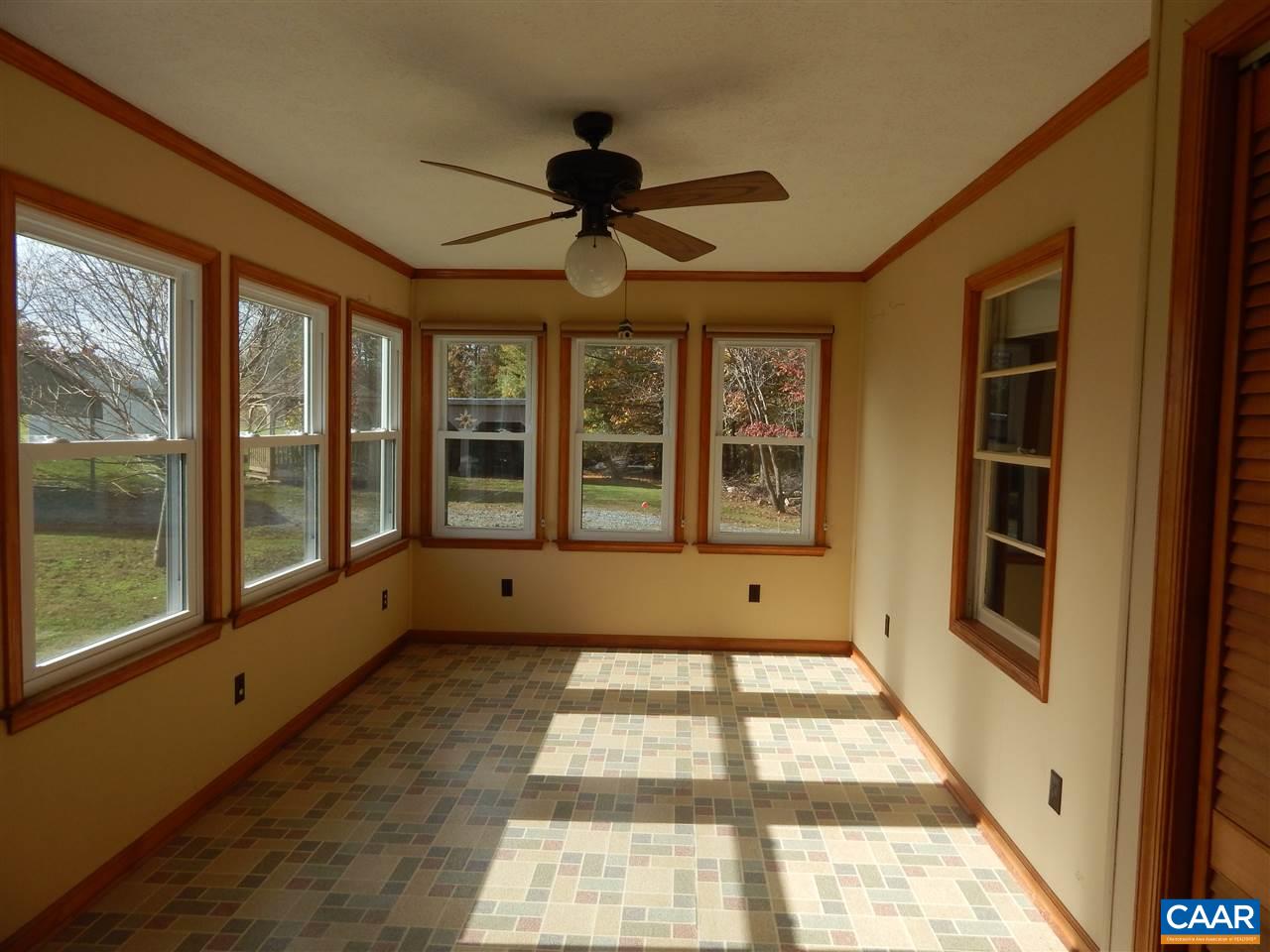 4805 3 Notch Road Louisa, VA 23093 - Photo 4 of 22 a view of an entryway