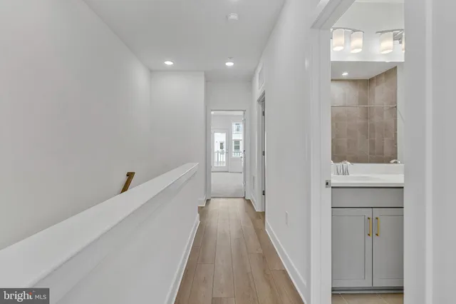 $3,250 | 19826 Lavender Dust Square, Ashburn, VA 20147