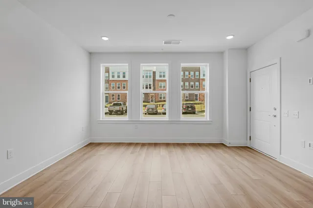 $3,250 | 19826 Lavender Dust Square, Ashburn, VA 20147