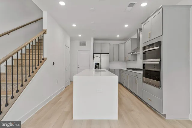 $3,250 | 19826 Lavender Dust Square, Ashburn, VA 20147