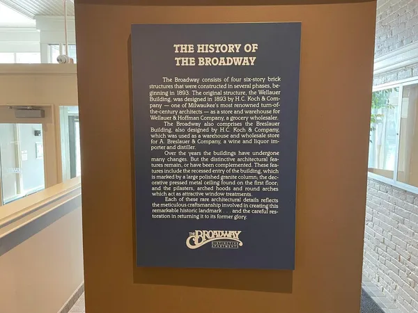 $2,100 | 234 North Broadway, Unit 217, Milwaukee, WI 53202