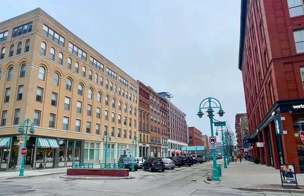 $2,100 | 234 North Broadway, Unit 217, Milwaukee, WI 53202