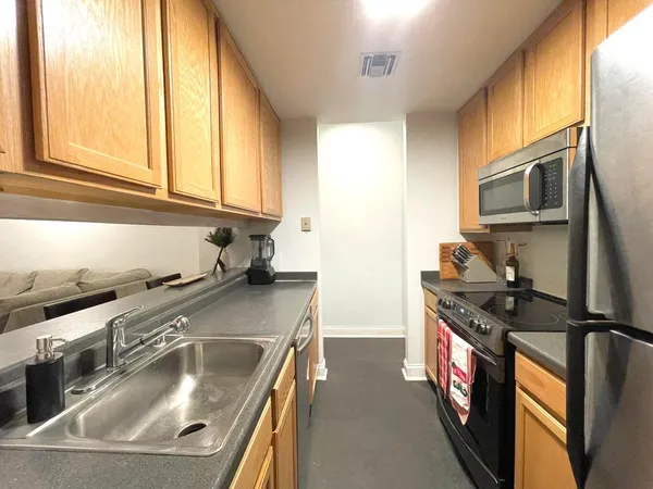 $2,100 | 234 North Broadway, Unit 217, Milwaukee, WI 53202