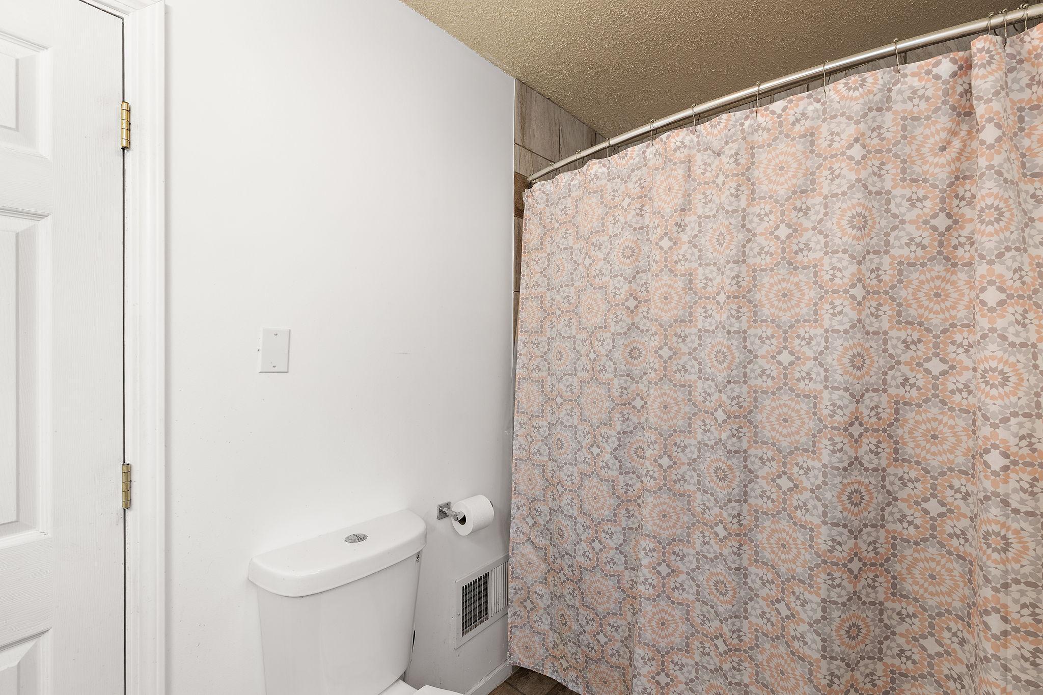 402 11th Avenue Southwest Austin, MN 55912 - Photo 15 of 38