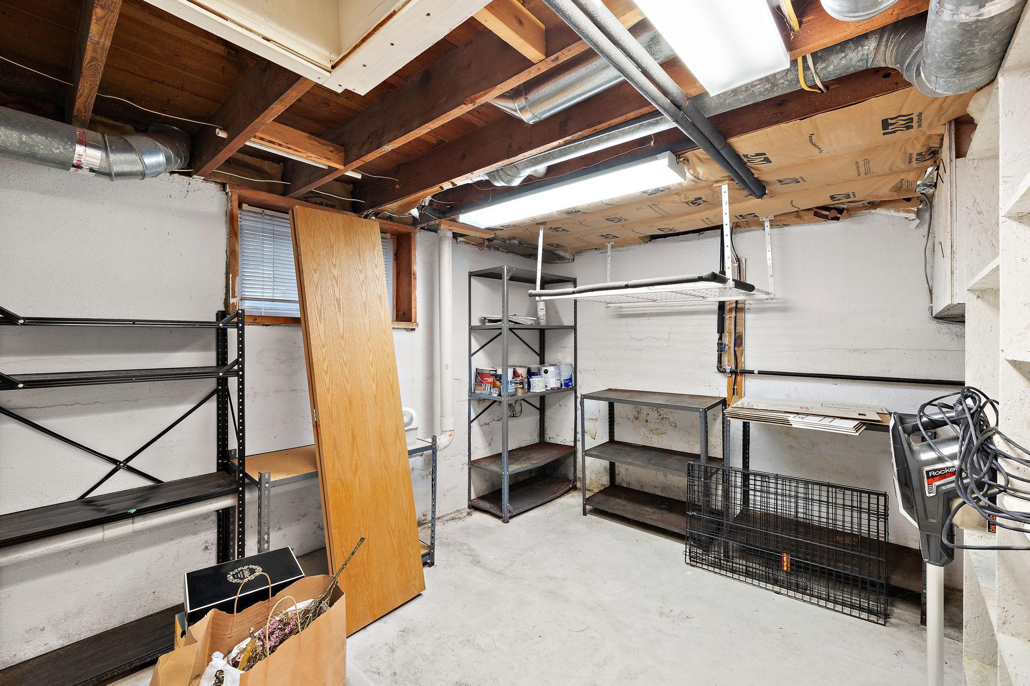 402 11th Avenue Southwest Austin, MN 55912 - Photo 26 of 38