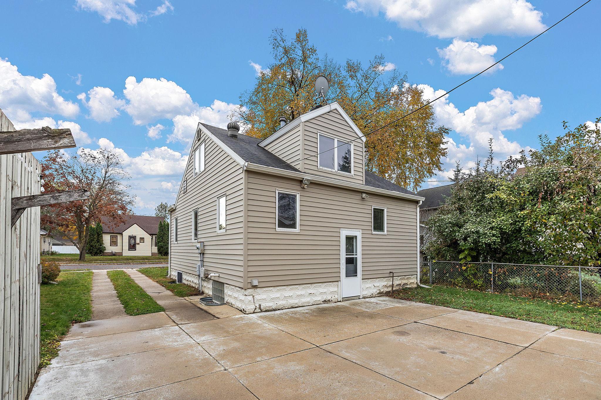 402 11th Avenue Southwest Austin, MN 55912 - Photo 27 of 38